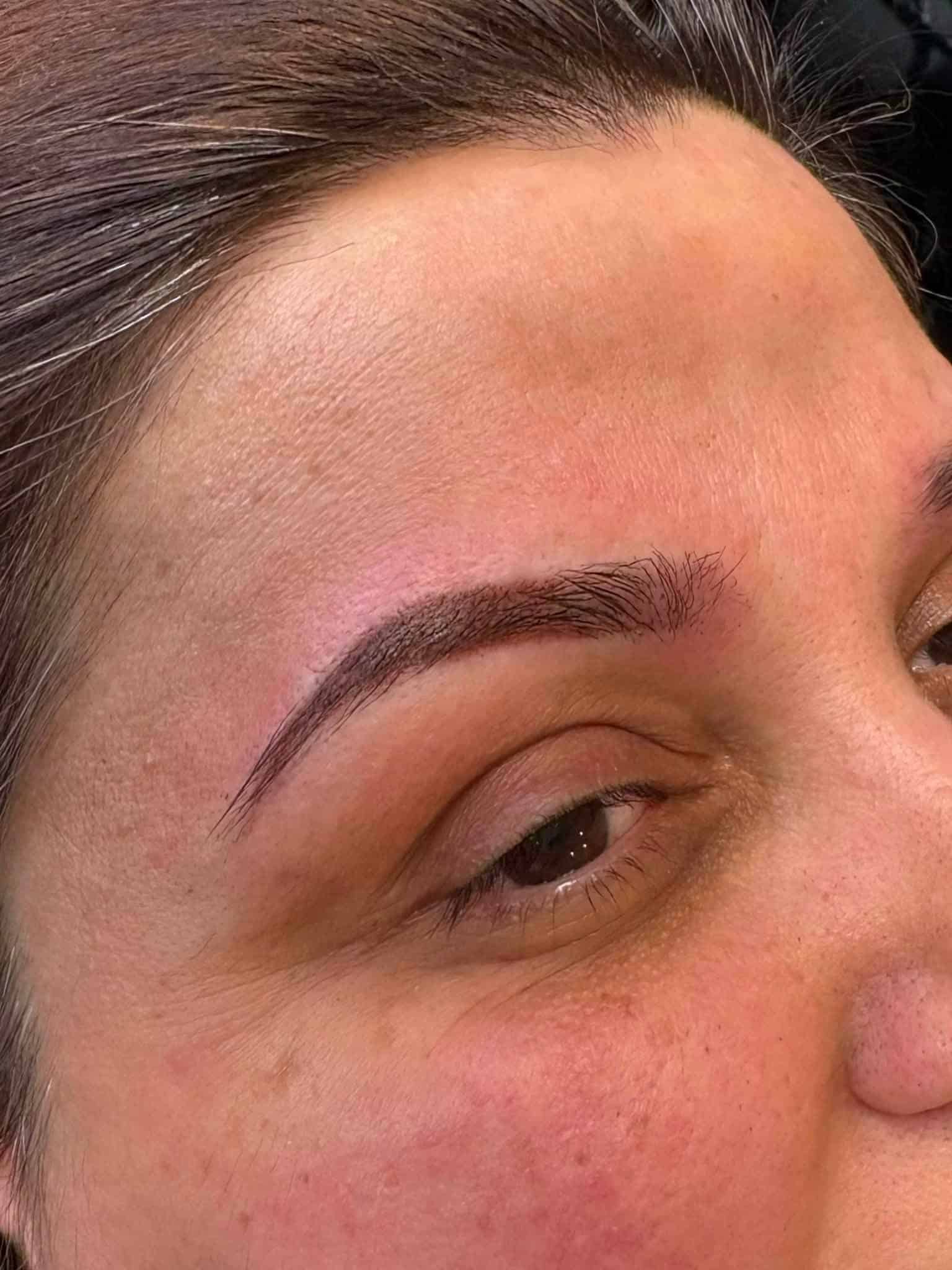 Fresh ombré brows after a semi-permanent makeup treatment at Été Studios